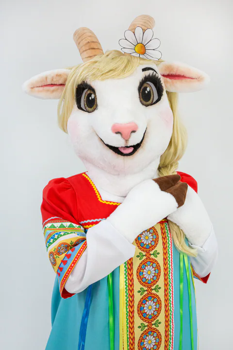 Costum de mascotă Capră în rochie lungă brodată – detaliu